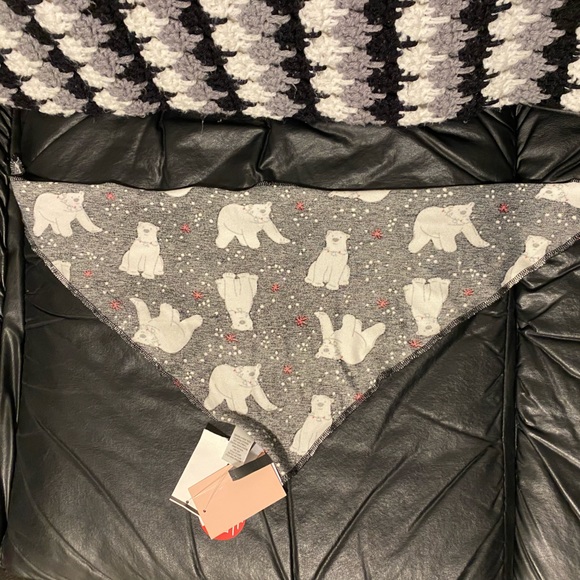 Jaclyn Intimates Xmas/Winter Polar Bear Bandana for Dogs/Pets - M/L - Picture 8 of 9